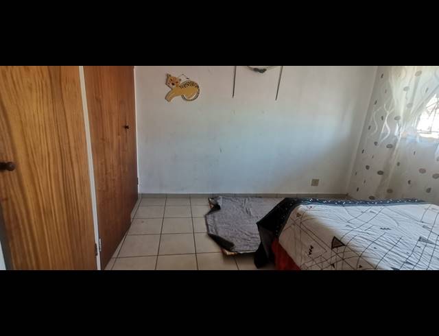 2 BEDROOM FLAT FOR SALE IN VEREENIGING CENTRAL